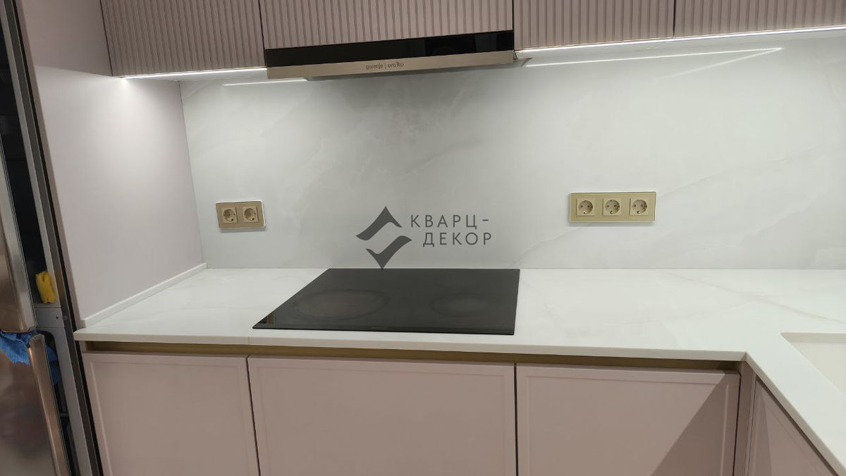 Столешница и стеновая панель  кварцевый агломерат Etna quartz