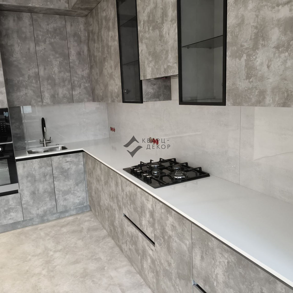 Столешница из кварцевого агломерата Vicostone BQ 100