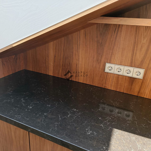 Столешница из кварцевого агломерата Vicostone Java Noir BQ 8812 10