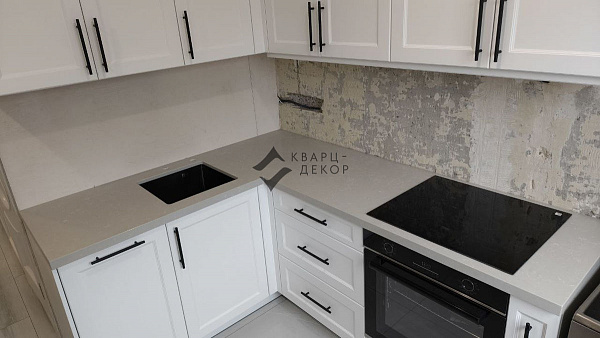 Столешница кварцевый агломерат АВАРУС R511 лёд Байкала в толщине 40 мм1